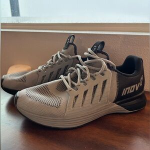 Men’s Inov-8 F-Lite G 300 black/gray size 10 training shoe